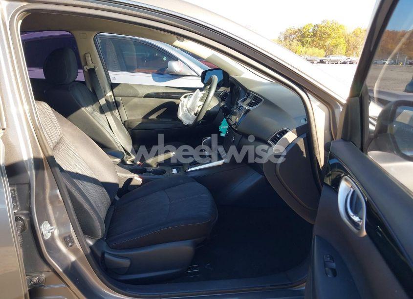 Photo 5 of 2016 Nissan Sentra SV (VIN 3N1AB7AP3GL671424)