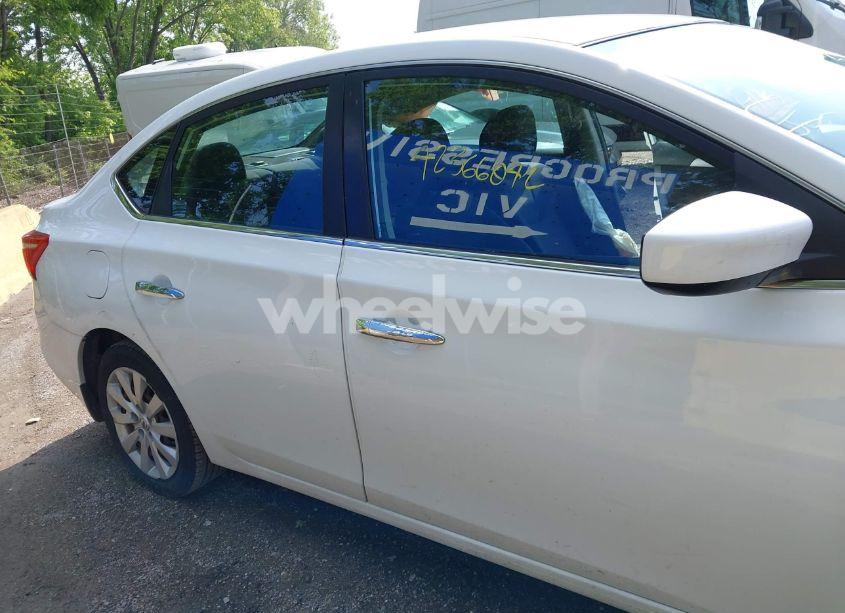 Photo 13 of 2016 Nissan Sentra S (VIN 3N1AB7AP3GY221372)