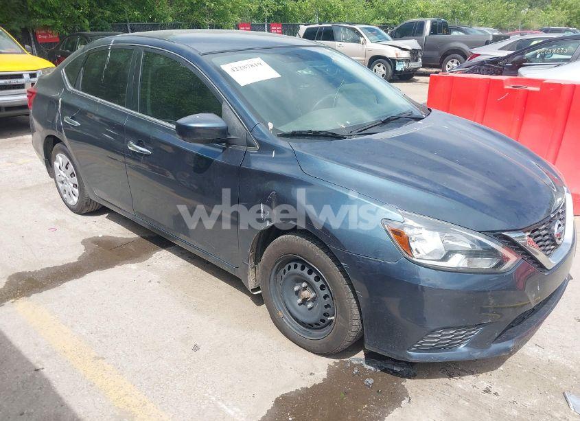 2016 Nissan Sentra SV (VIN 3N1AB7AP3GY233022) main photo