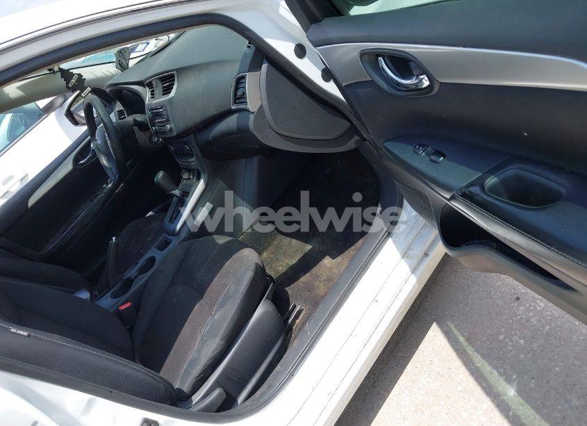 Photo 5 of 2016 Nissan Sentra S (VIN 3N1AB7AP3GY270572)