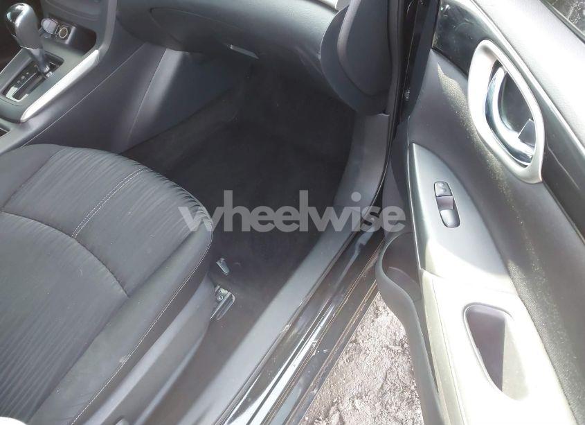 Photo 5 of 2017 Nissan Sentra SV (VIN 3N1AB7AP3HL648260)