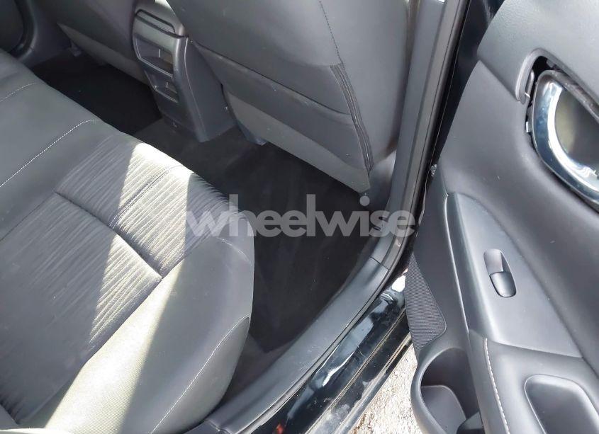 Photo 8 of 2017 Nissan Sentra SV (VIN 3N1AB7AP3HL648260)