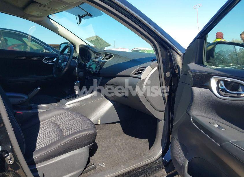 Photo 5 of 2017 Nissan Sentra SV (VIN 3N1AB7AP3HL661395)