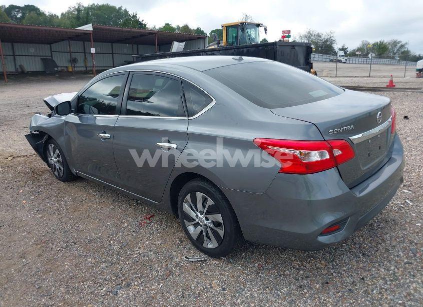 Photo 3 of 2017 Nissan Sentra SV (VIN 3N1AB7AP3HL670582)