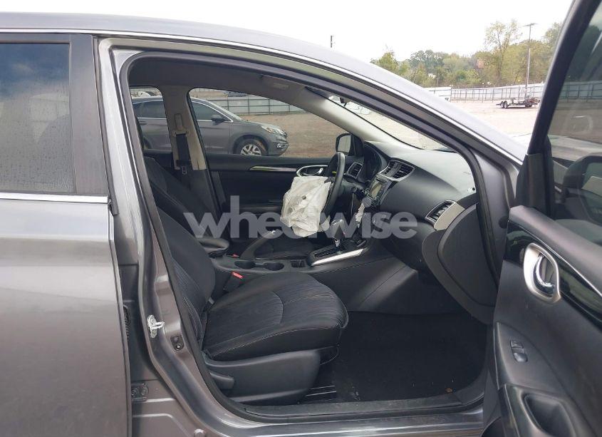 Photo 5 of 2017 Nissan Sentra SV (VIN 3N1AB7AP3HL670582)