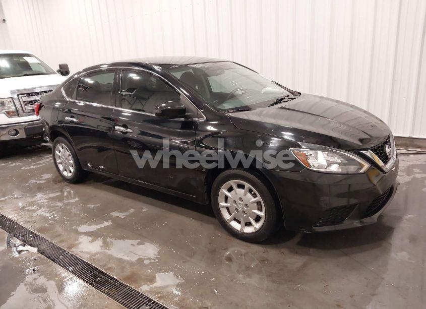 2017 Nissan Sentra SV (VIN 3N1AB7AP3HY305015) main photo