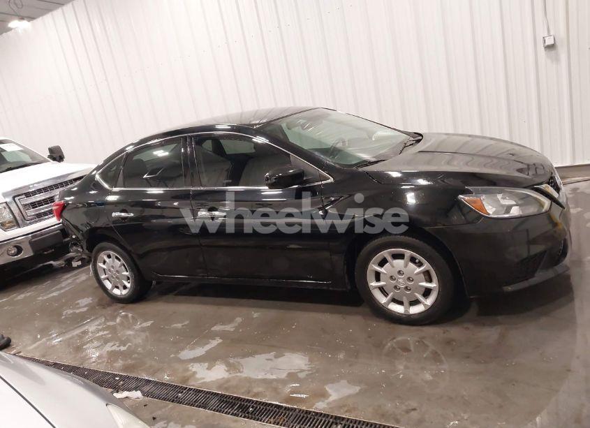 Photo 13 of 2017 Nissan Sentra SV (VIN 3N1AB7AP3HY305015)