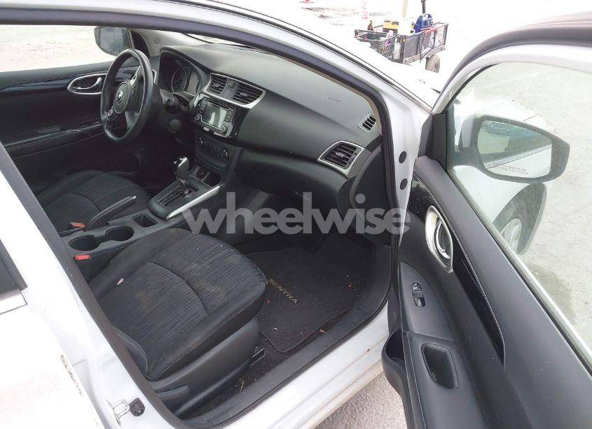 Photo 5 of 2017 Nissan Sentra SV (VIN 3N1AB7AP3HY314989)