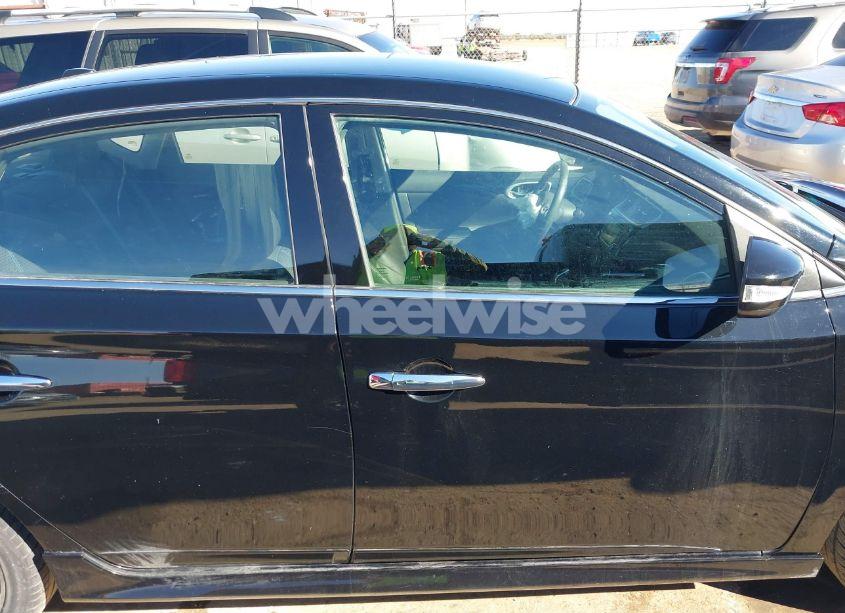 Photo 13 of 2017 Nissan Sentra SR (VIN 3N1AB7AP3HY369345)