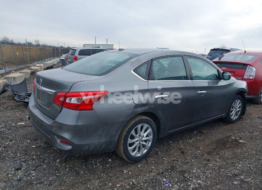 Photo 4 of 2018 Nissan Sentra SV (VIN 3N1AB7AP3JL616964)