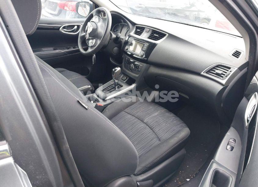 Photo 5 of 2018 Nissan Sentra SV (VIN 3N1AB7AP3JL616964)