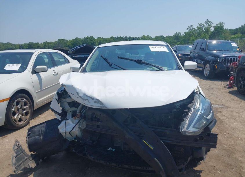 Photo 13 of 2018 Nissan Sentra SV (VIN 3N1AB7AP3JL622179)