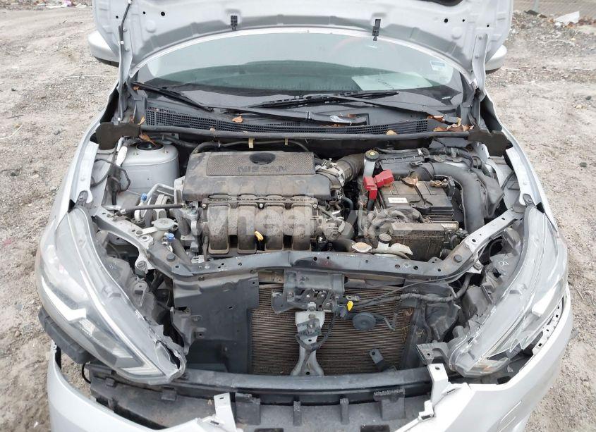 Photo 10 of 2018 Nissan Sentra SV (VIN 3N1AB7AP3JL627785)
