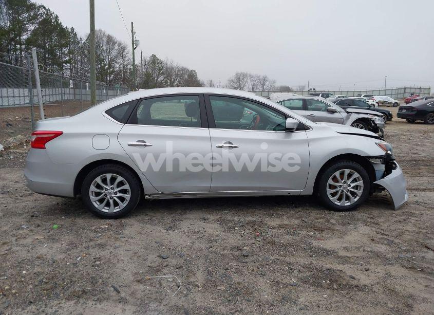 Photo 13 of 2018 Nissan Sentra SV (VIN 3N1AB7AP3JL627785)