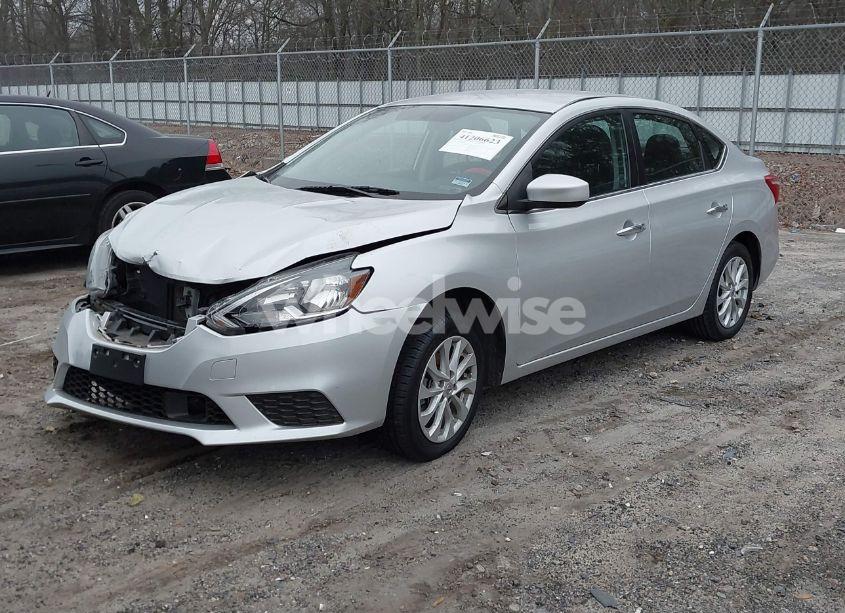 Photo 2 of 2018 Nissan Sentra SV (VIN 3N1AB7AP3JL627785)