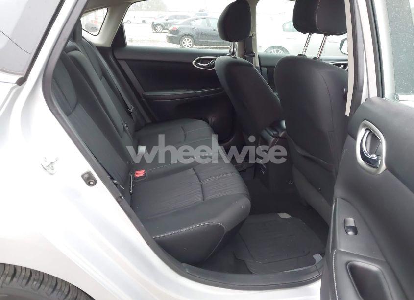 Photo 8 of 2018 Nissan Sentra SV (VIN 3N1AB7AP3JL627785)