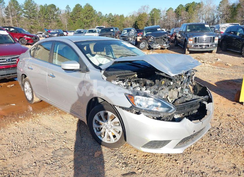 2018 Nissan Sentra SV (VIN 3N1AB7AP3JL630010) main photo