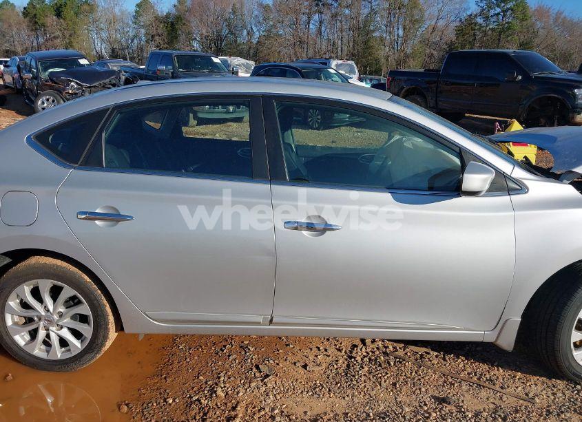 Photo 13 of 2018 Nissan Sentra SV (VIN 3N1AB7AP3JL630010)