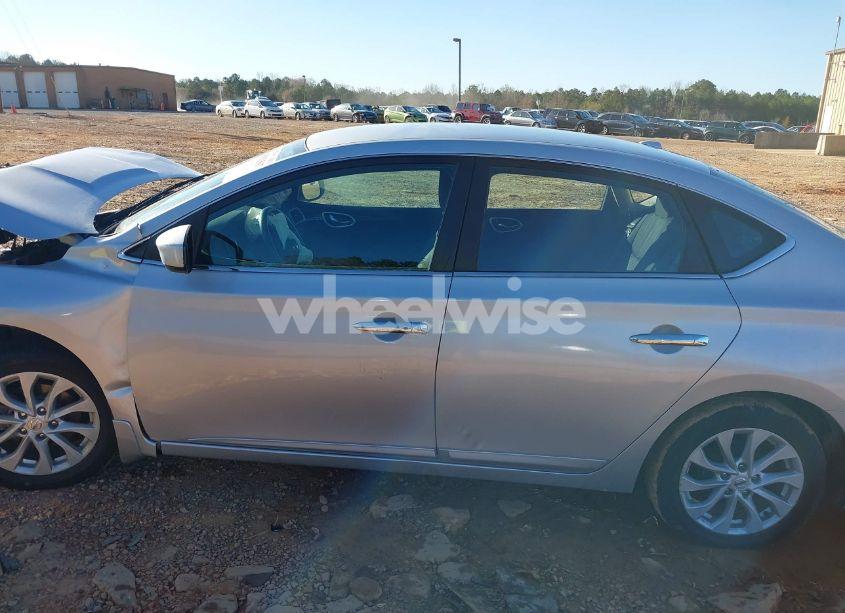 Photo 14 of 2018 Nissan Sentra SV (VIN 3N1AB7AP3JL630010)