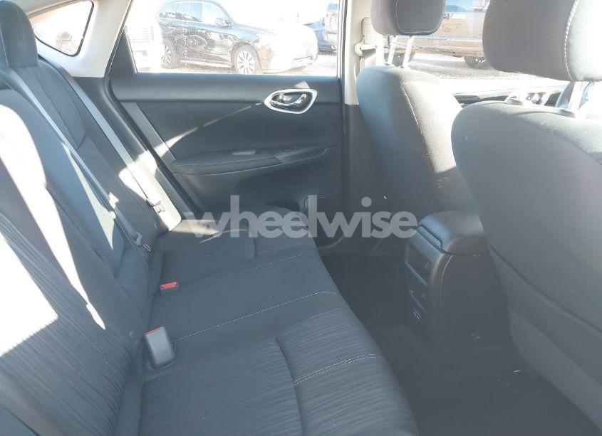 Photo 8 of 2018 Nissan Sentra SV (VIN 3N1AB7AP3JL630010)