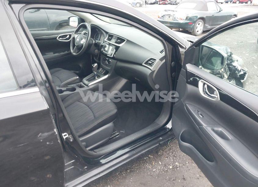 Photo 5 of 2018 Nissan Sentra SV (VIN 3N1AB7AP3JL653786)