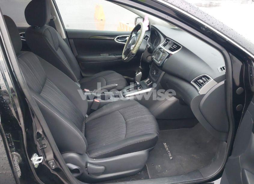 Photo 5 of 2018 Nissan Sentra SV (VIN 3N1AB7AP3JL656154)