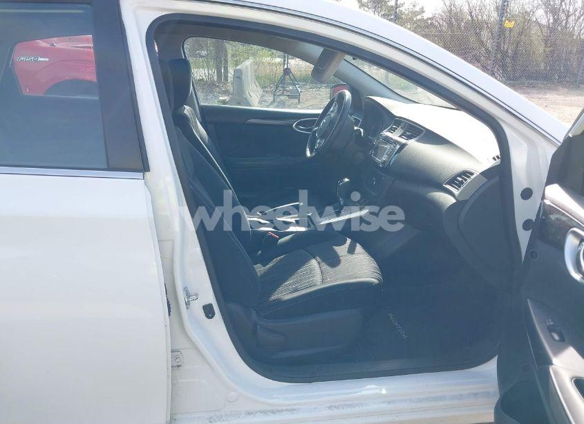 Photo 5 of 2018 Nissan Sentra SV (VIN 3N1AB7AP3JL658003)