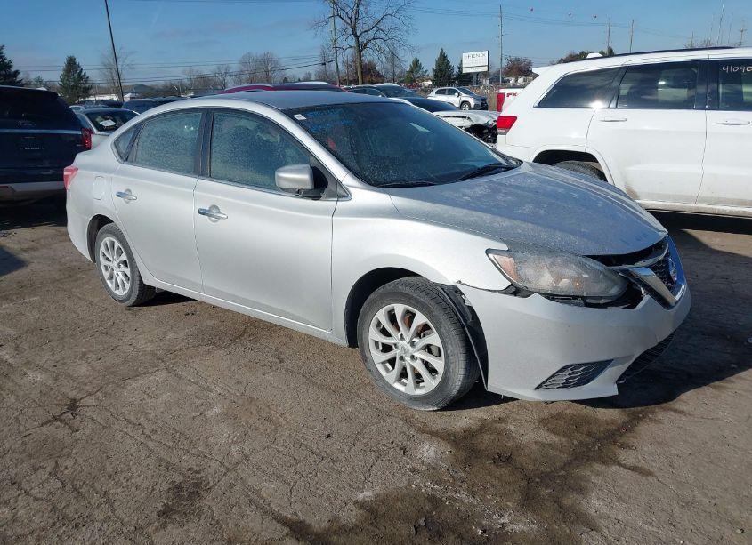 2018 Nissan Sentra SV (VIN 3N1AB7AP3JY225347) main photo