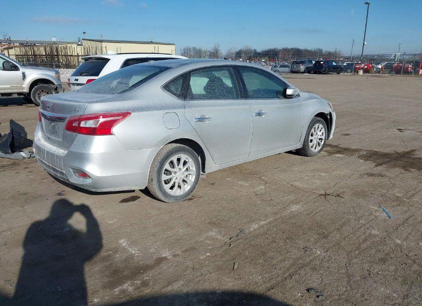 Photo 4 of 2018 Nissan Sentra SV (VIN 3N1AB7AP3JY225347)