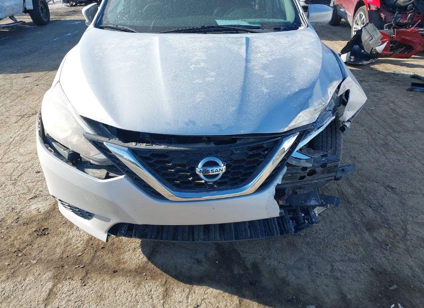 Photo 6 of 2018 Nissan Sentra SV (VIN 3N1AB7AP3JY225347)