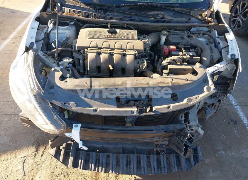 Photo 10 of 2018 Nissan Sentra SV (VIN 3N1AB7AP3JY226692)
