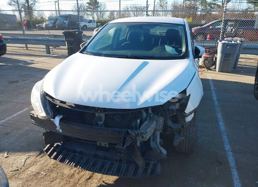 Photo 6 of 2018 Nissan Sentra SV (VIN 3N1AB7AP3JY226692)
