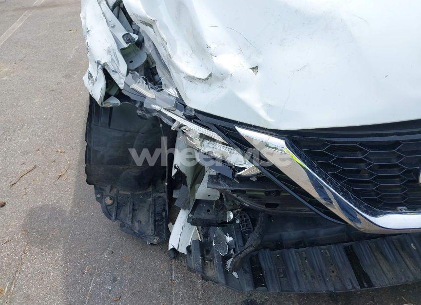 Photo 13 of 2018 Nissan Sentra SV (VIN 3N1AB7AP3JY227325)