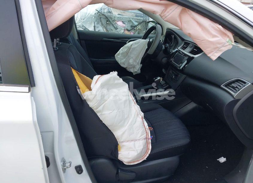 Photo 5 of 2018 Nissan Sentra SV (VIN 3N1AB7AP3JY227325)