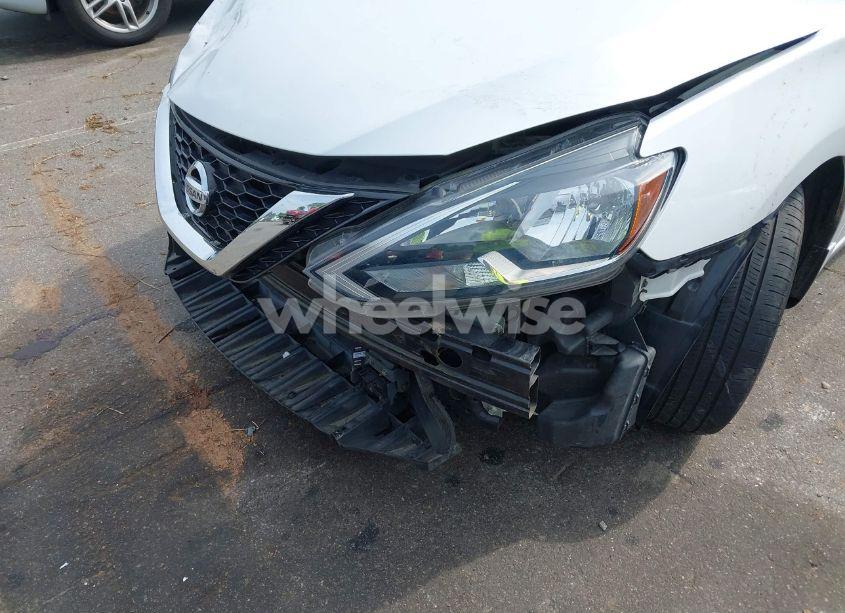 Photo 6 of 2018 Nissan Sentra SV (VIN 3N1AB7AP3JY227325)