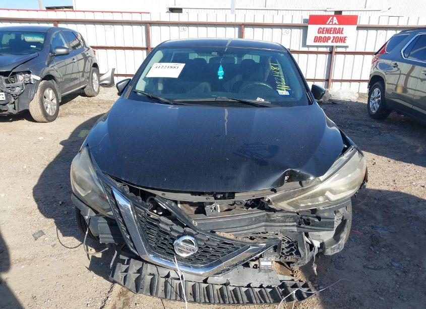 Photo 13 of 2018 Nissan Sentra SR (VIN 3N1AB7AP3JY232203)