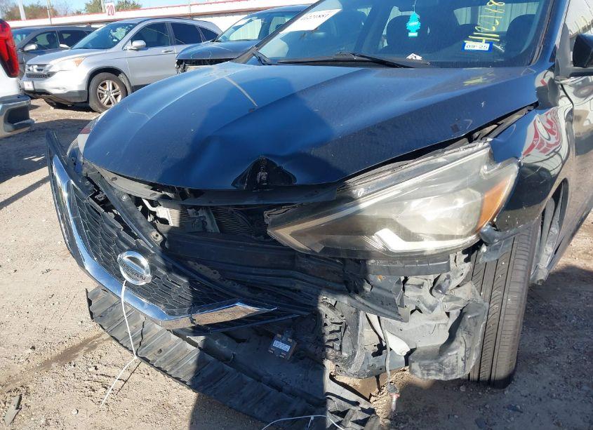 Photo 6 of 2018 Nissan Sentra SR (VIN 3N1AB7AP3JY232203)