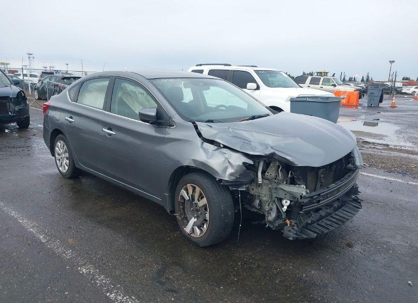 2018 Nissan Sentra S (VIN 3N1AB7AP3JY232301) main photo