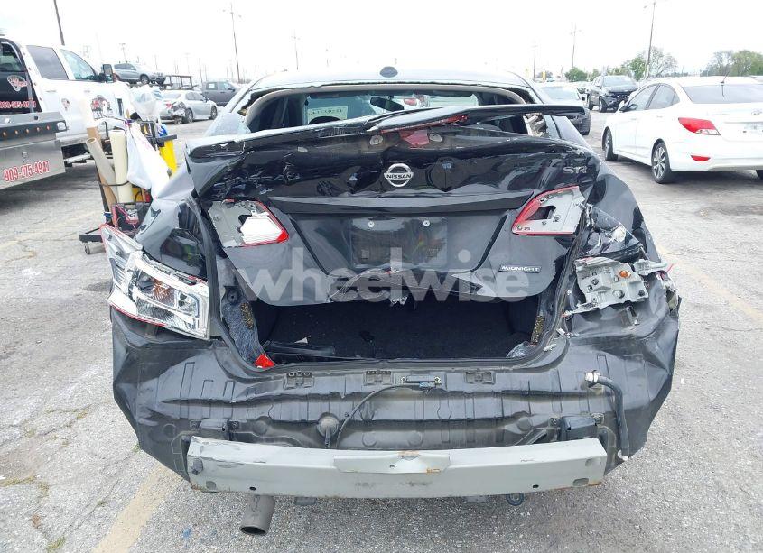 Photo 6 of 2018 Nissan Sentra SR (VIN 3N1AB7AP3JY238289)