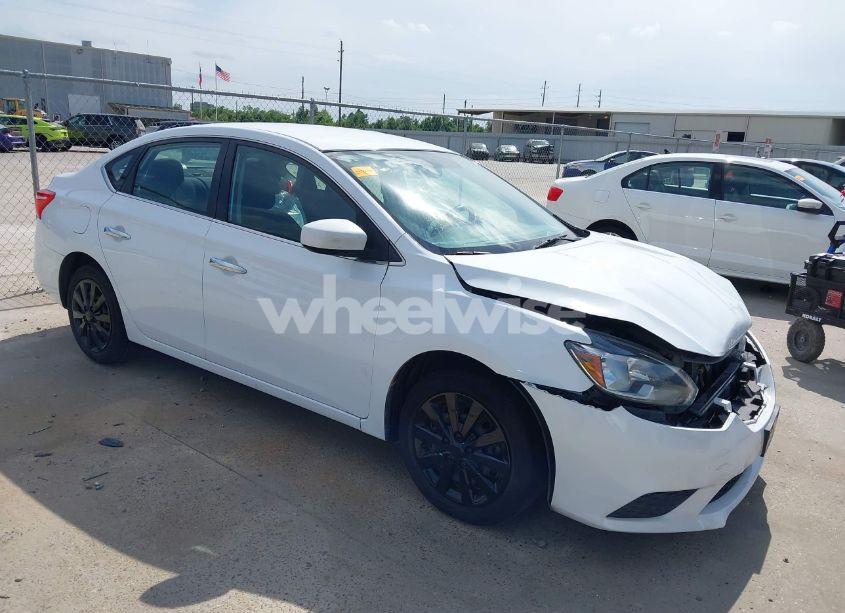 2018 Nissan Sentra S (VIN 3N1AB7AP3JY252466) main photo