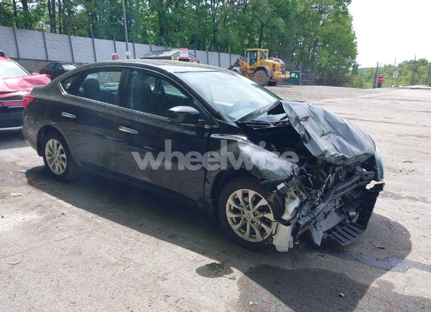 2018 Nissan Sentra SV (VIN 3N1AB7AP3JY254444) main photo