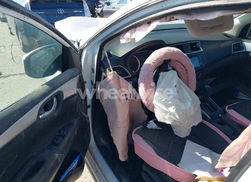 Photo 5 of 2018 Nissan Sentra S (VIN 3N1AB7AP3JY259336)