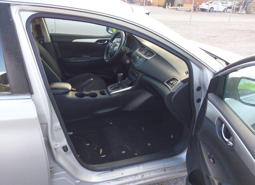 Photo 5 of 2018 Nissan Sentra S (VIN 3N1AB7AP3JY277741)