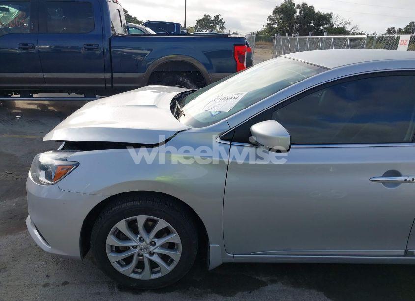 Photo 18 of 2018 Nissan Sentra SV (VIN 3N1AB7AP3JY315159)
