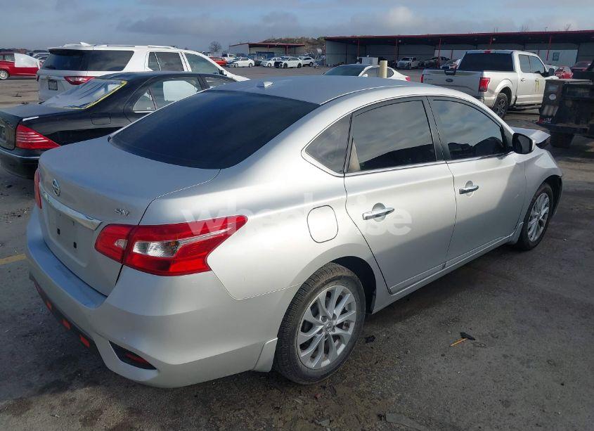 Photo 4 of 2018 Nissan Sentra SV (VIN 3N1AB7AP3JY315159)