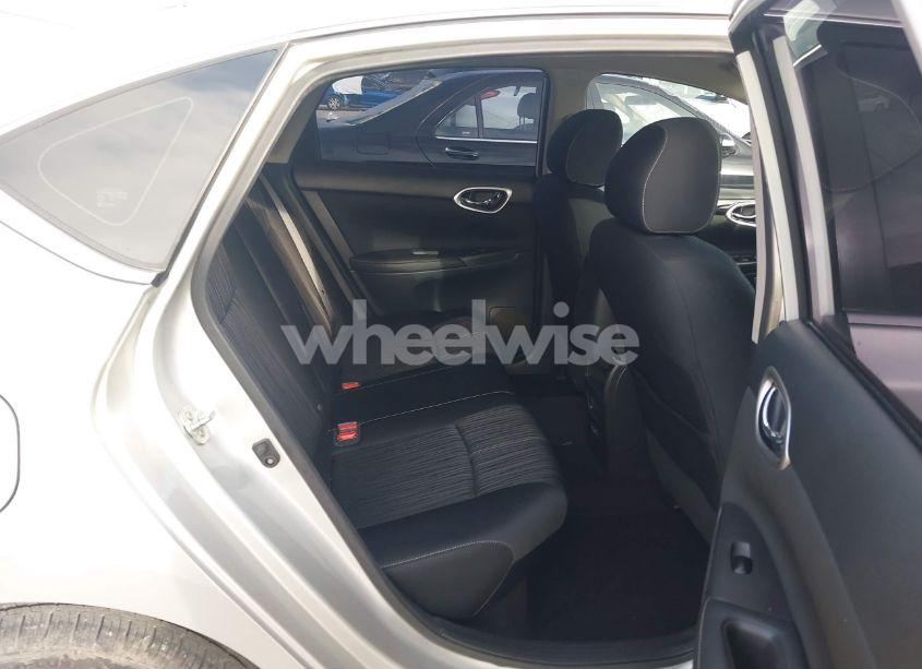 Photo 8 of 2018 Nissan Sentra SV (VIN 3N1AB7AP3JY315159)