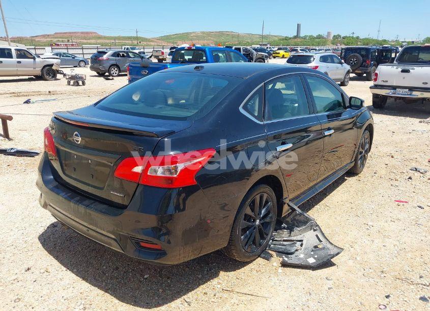 Photo 4 of 2018 Nissan Sentra SR (VIN 3N1AB7AP3JY317011)