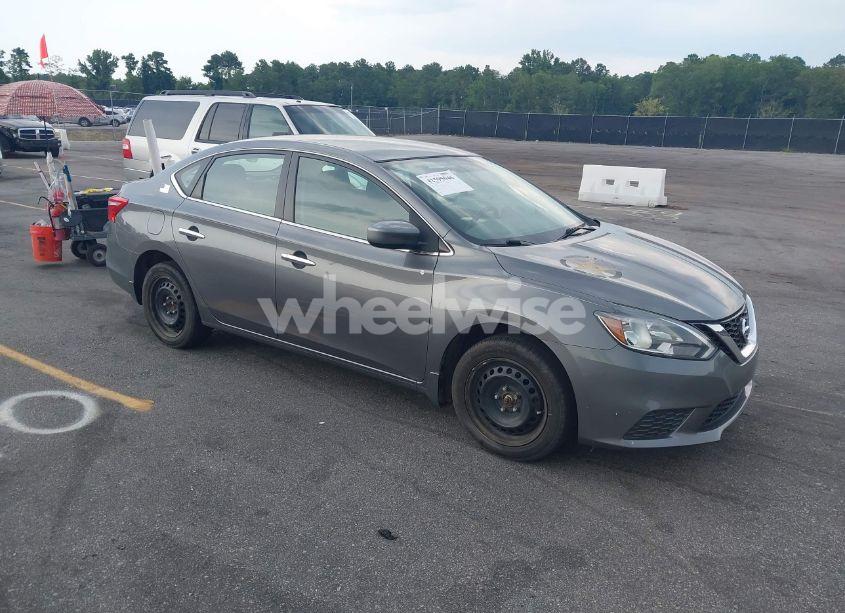 2018 Nissan Sentra S (VIN 3N1AB7AP3JY318871) main photo