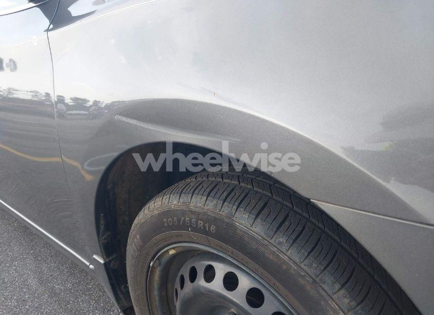 Photo 6 of 2018 Nissan Sentra S (VIN 3N1AB7AP3JY318871)