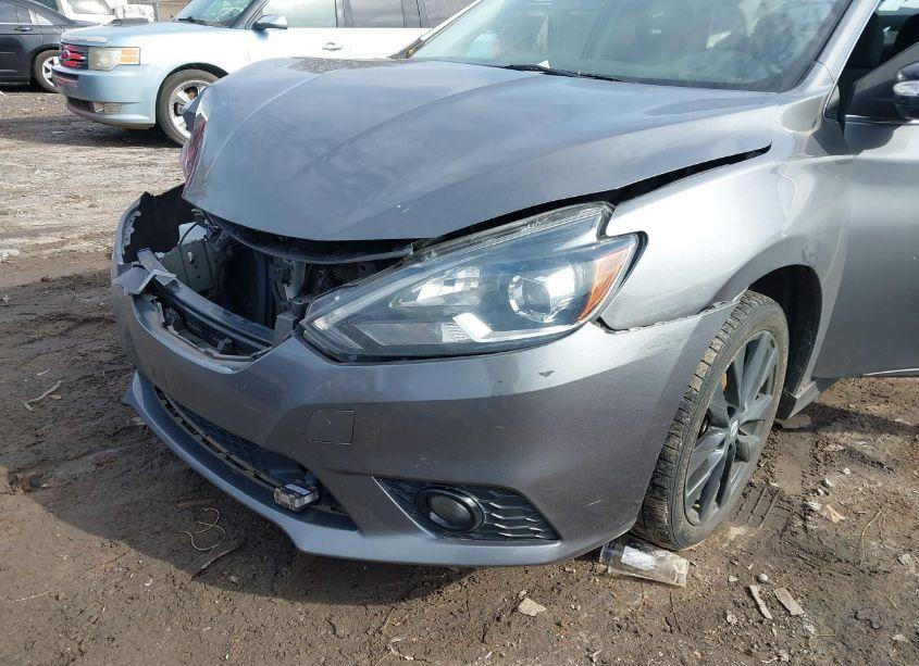 Photo 11 of 2018 Nissan Sentra SR (VIN 3N1AB7AP3JY326162)
